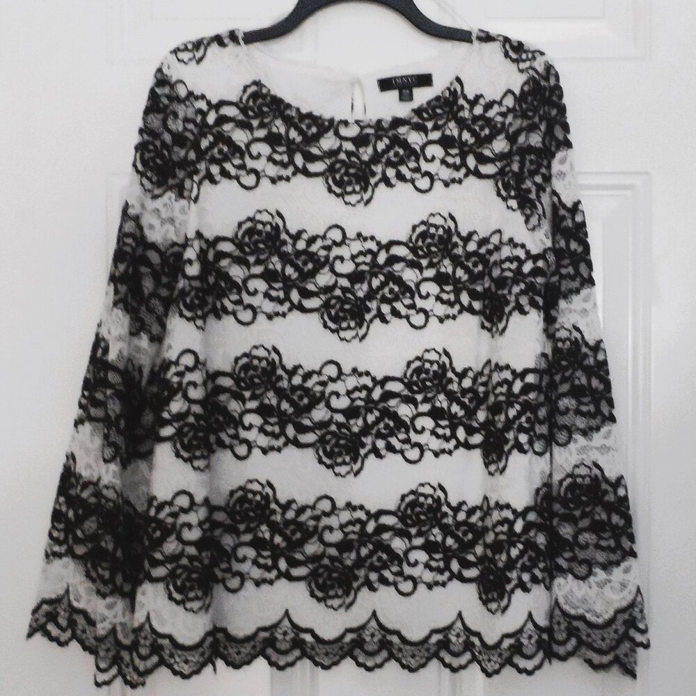 Isaac Mizrahi- Black and white blouse long sleeves - size M , NEW